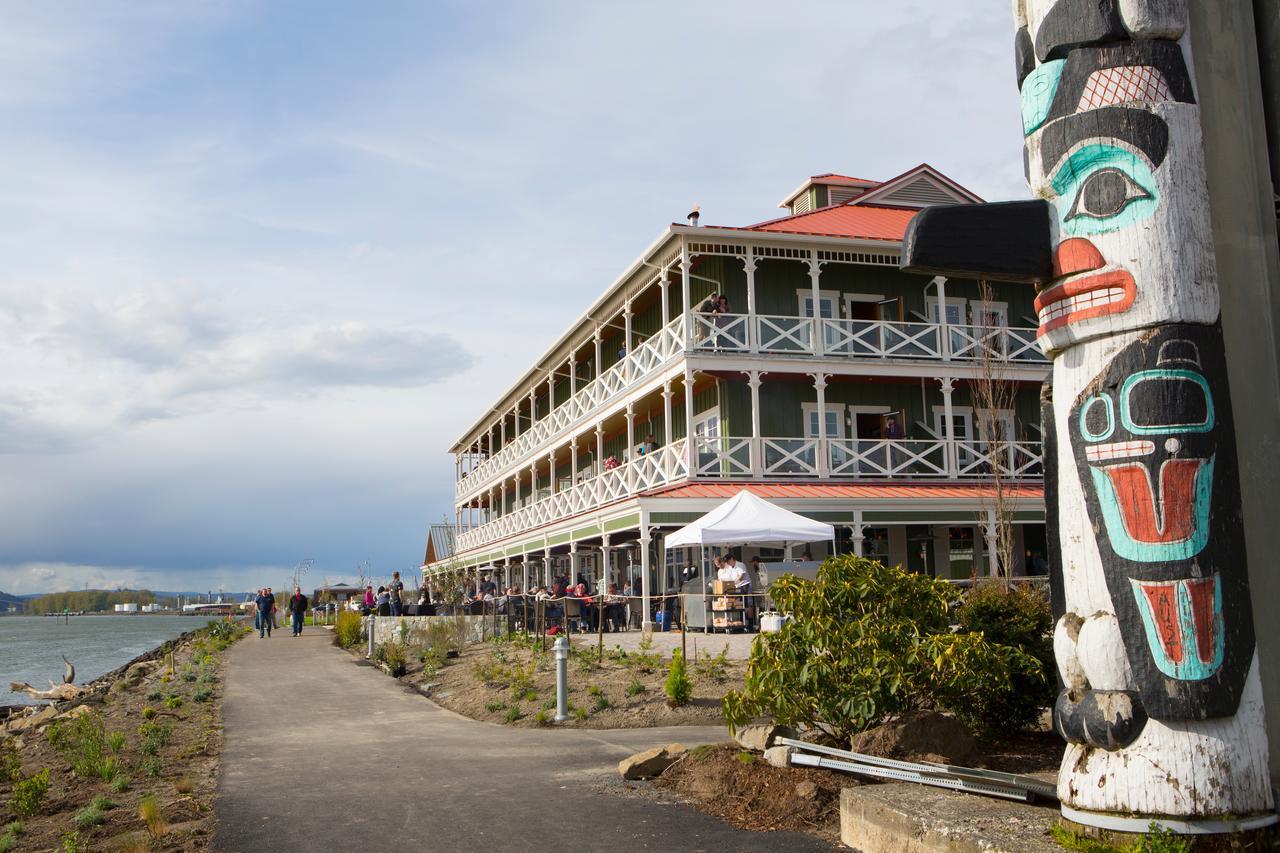 https://mcmenamins-kalama-harbor-lodge.booked.net/data/Photos/OriginalPhoto/6369/636993/636993948/Mcmenamins-Kalama-Harbor-Lodge-Exterior.JPEG